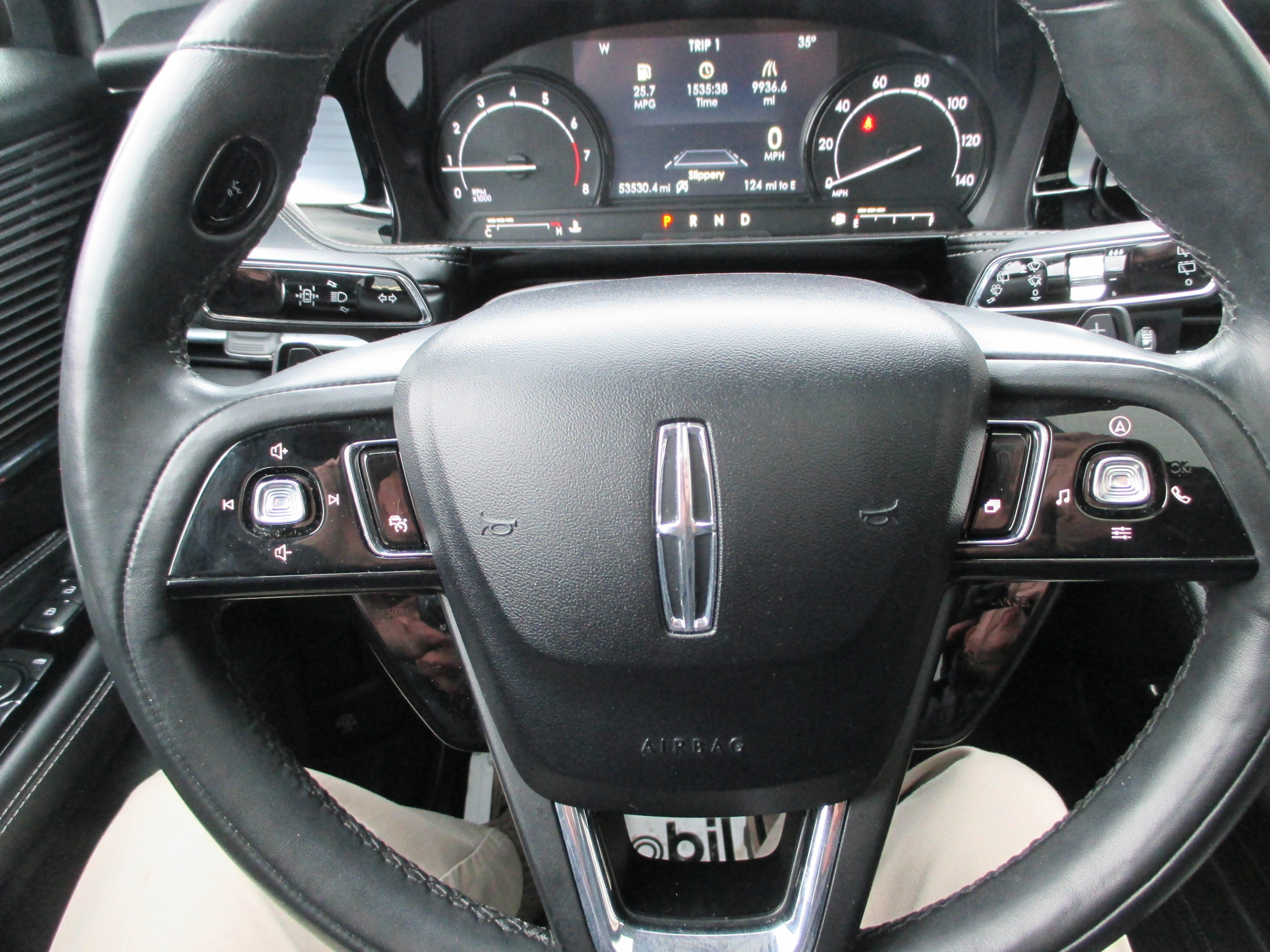 Used 2021 Lincoln Corsair AWD image 25