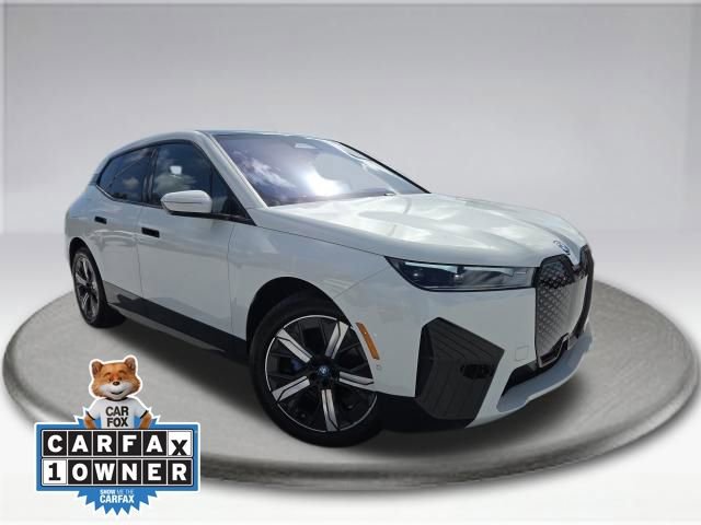 Used 2025 BMW iX xDrive50 w/ Sport Package image 2