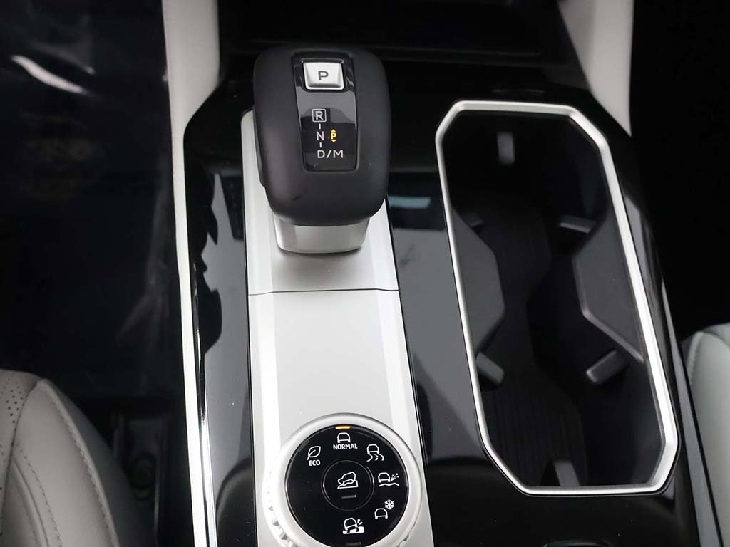 New 2025 Mitsubishi Outlander AWD image 52