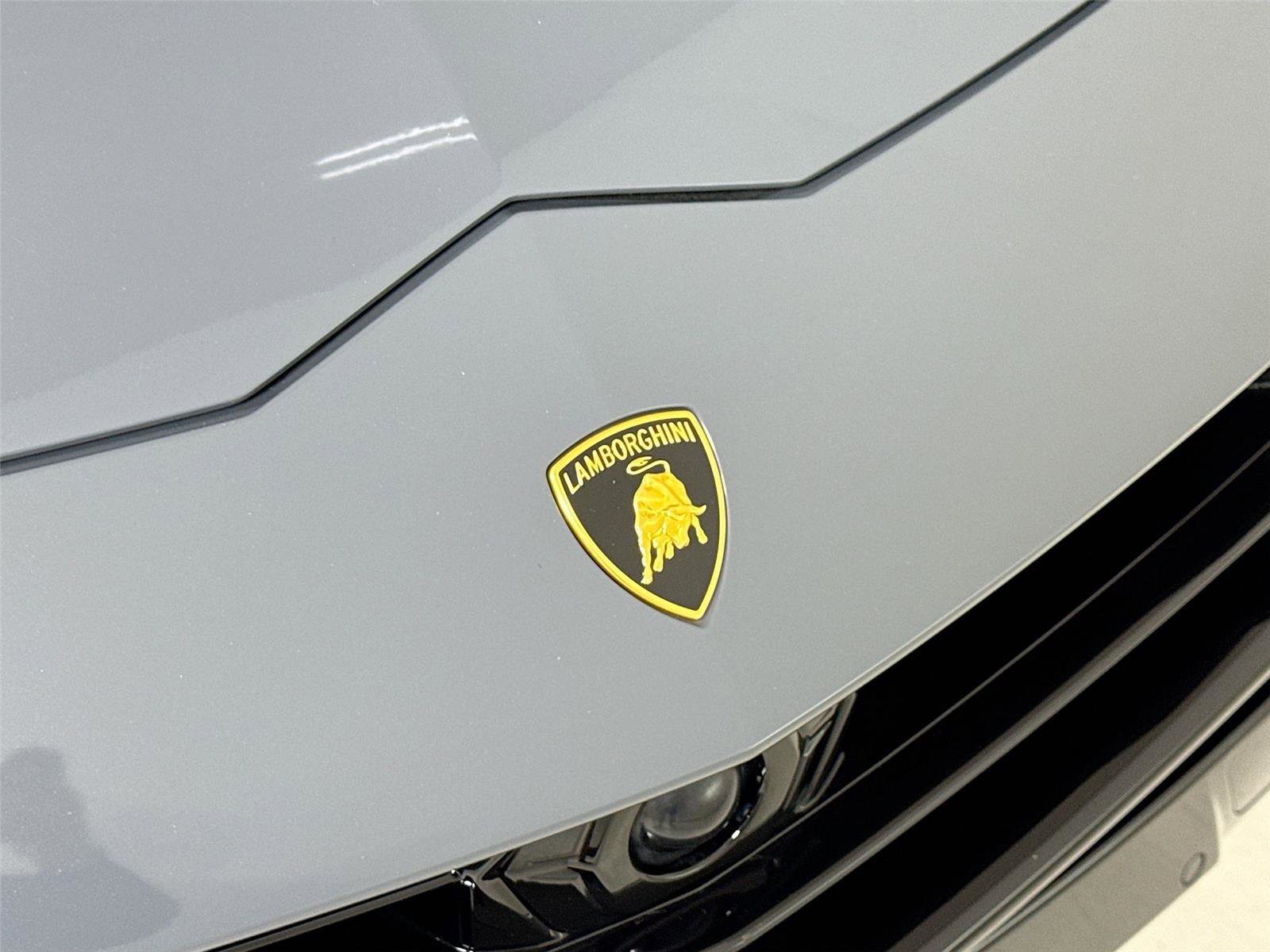 Used 2023 Lamborghini Urus S image 36