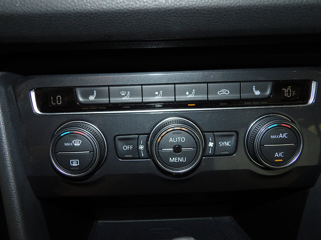 Used 2021 Volkswagen Tiguan SE FWD image 31