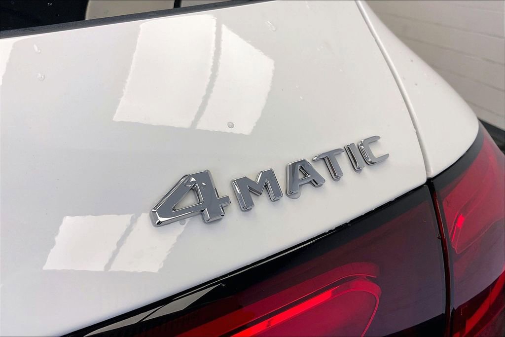Used 2024 Mercedes-Benz GLC 300 4MATIC image 6