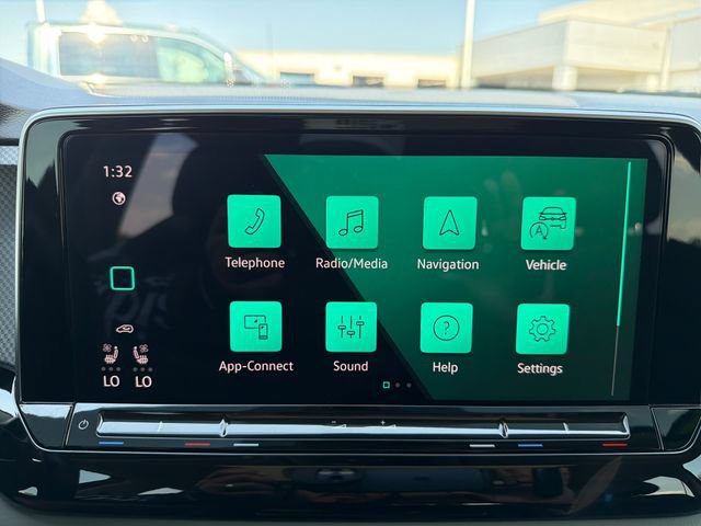 Used 2024 Volkswagen Atlas Peak Edition SE AWD/4WD image 12
