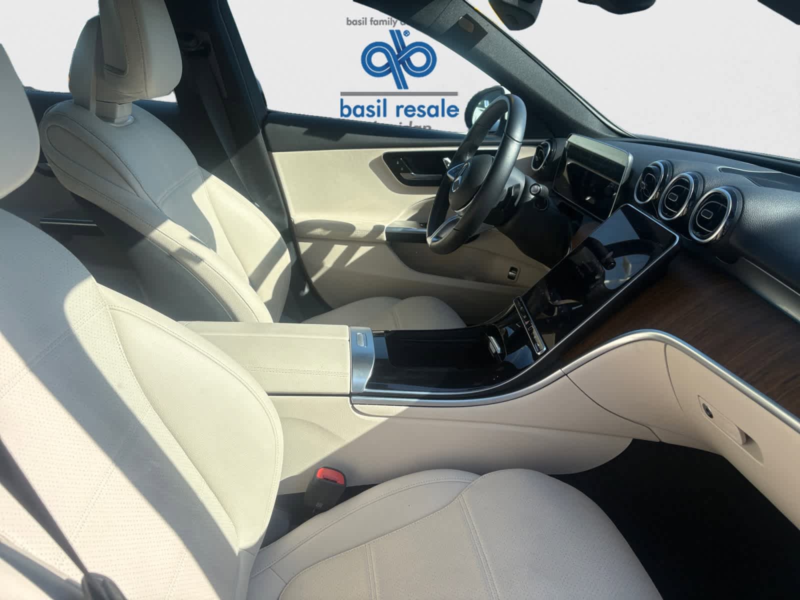 Used 2025 Mercedes-Benz C 300 4MATIC Sedan image 15