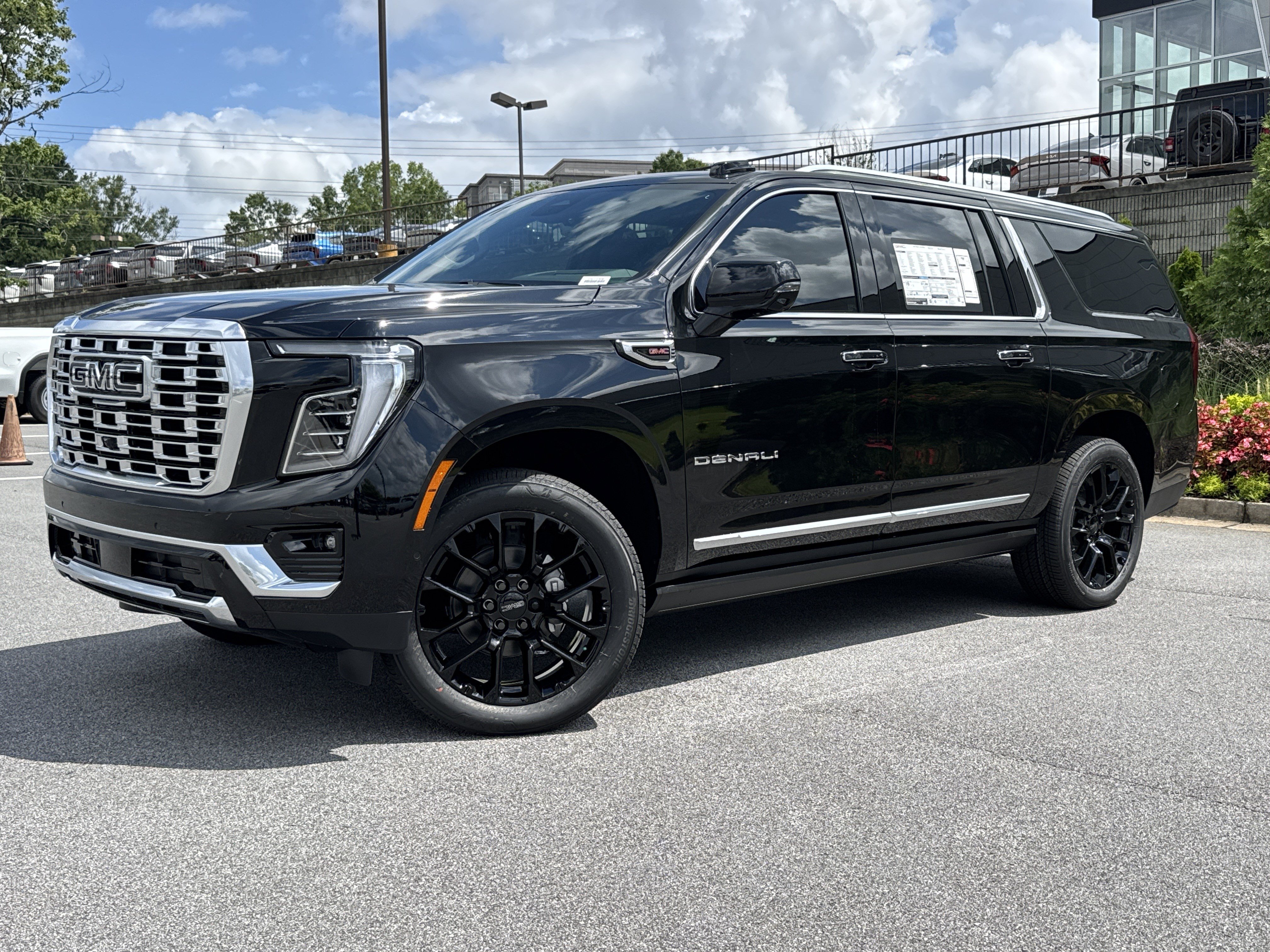 New 2026 GMC Yukon XL Denali w/ Denali Reserve Package AWD/4WD image 5