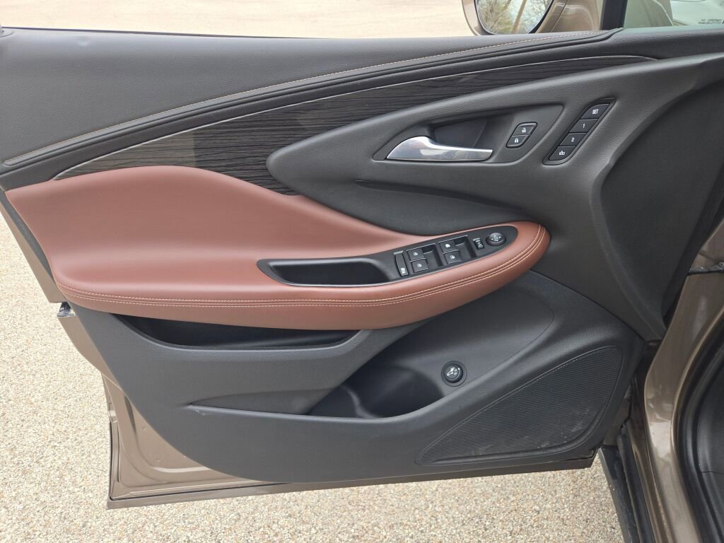 Used 2017 Buick Envision Essence image 22