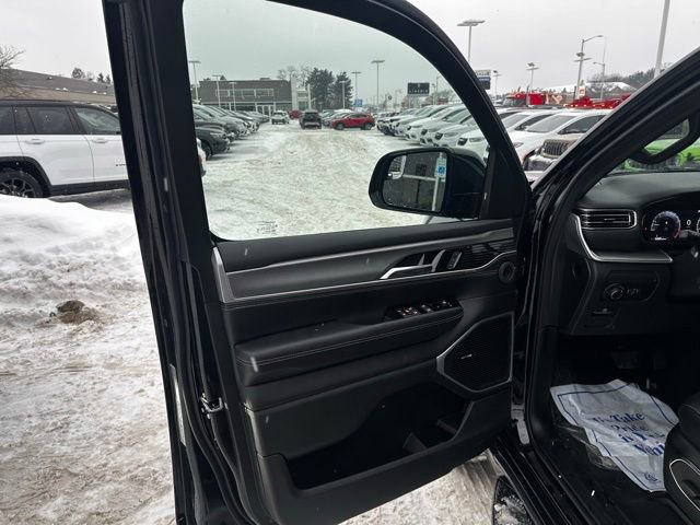 New 2026 Jeep Grand Wagoneer 4WD image 16