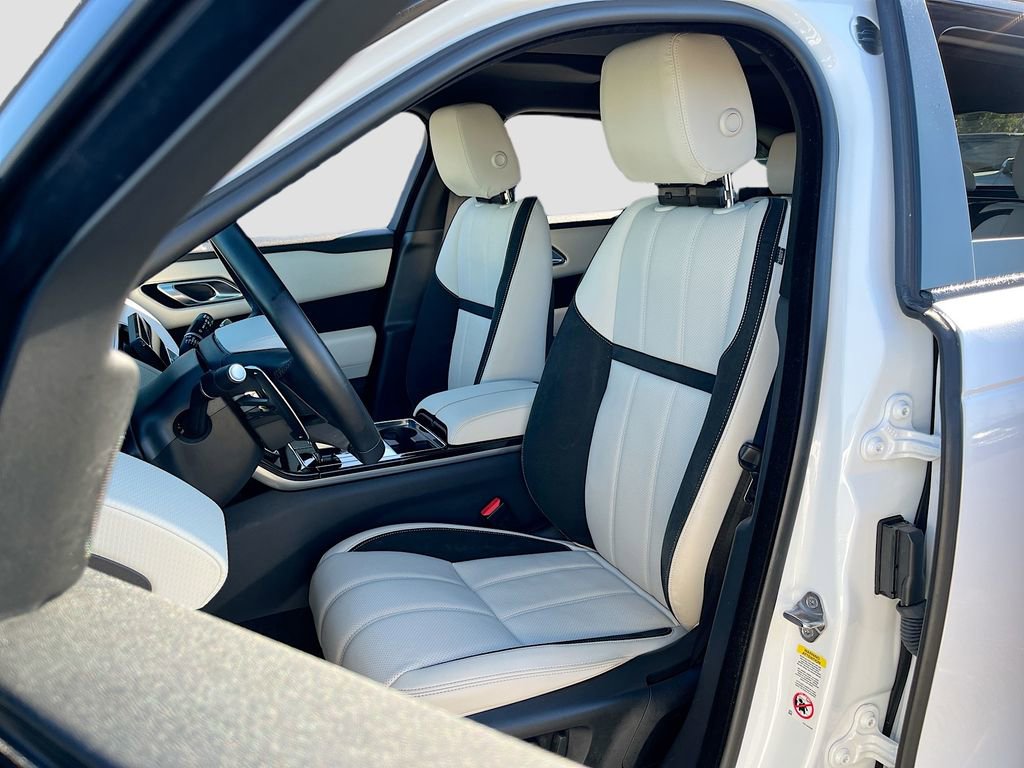 Used 2023 Land Rover Range Rover Velar R-Dynamic S image 22