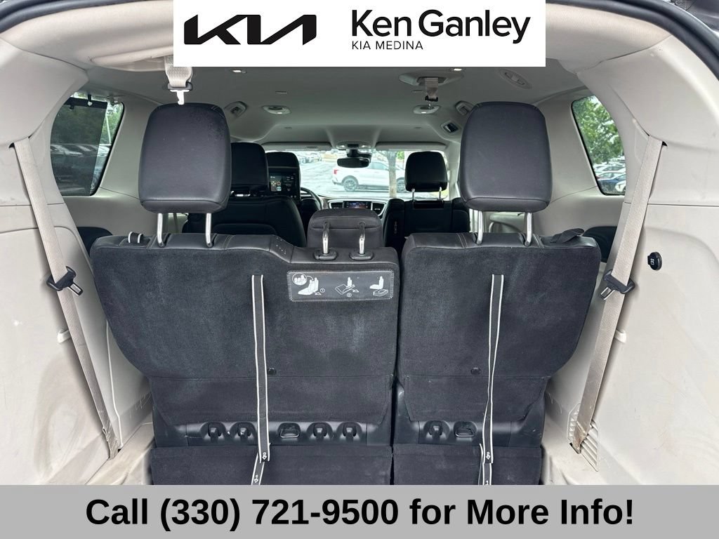 Used 2017 Chrysler Pacifica Touring-L Plus w/ Advanced Safetytec Group FWD image 33