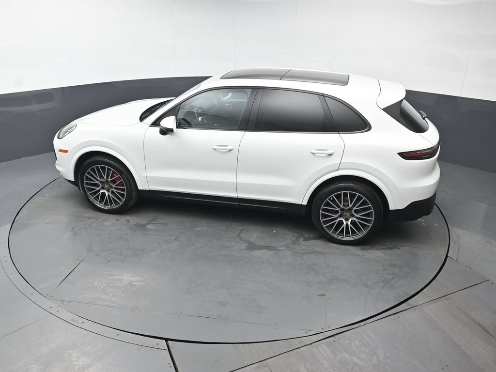 Used 2022 Porsche Cayenne AWD/4WD image 45