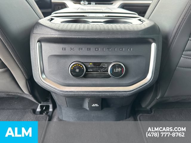 Used 2025 Ford Expedition Active AWD/4WD image 30