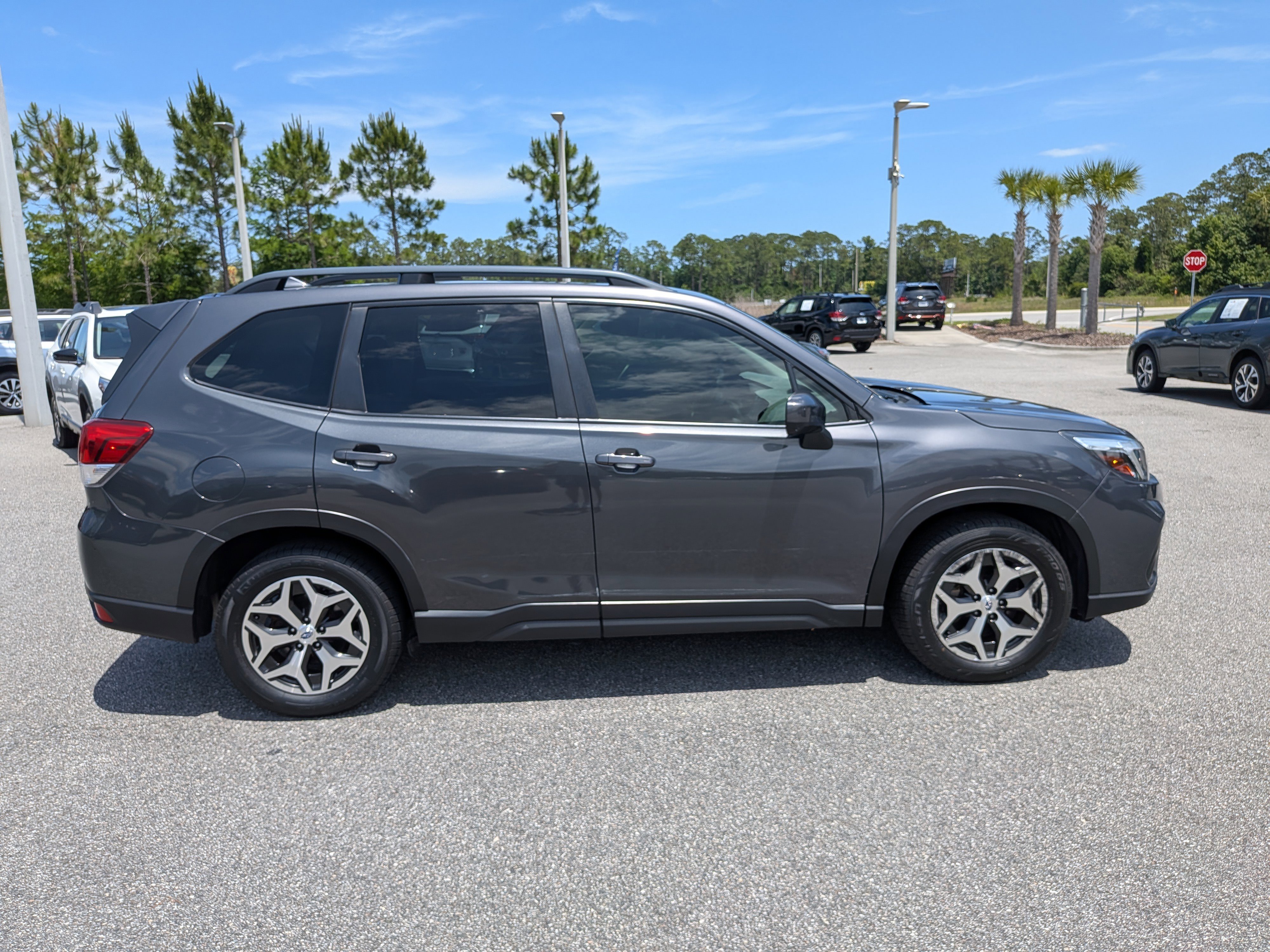 Used 2021 Subaru Forester Premium AWD/4WD image 3