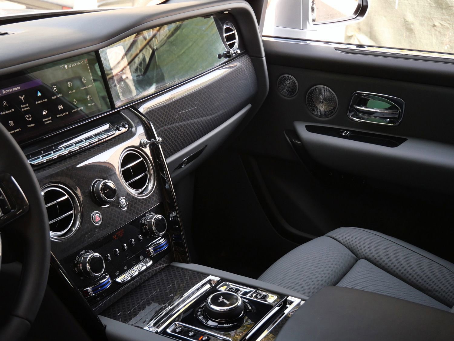 Used 2026 Rolls-Royce Cullinan Black Badge AWD/4WD image 24