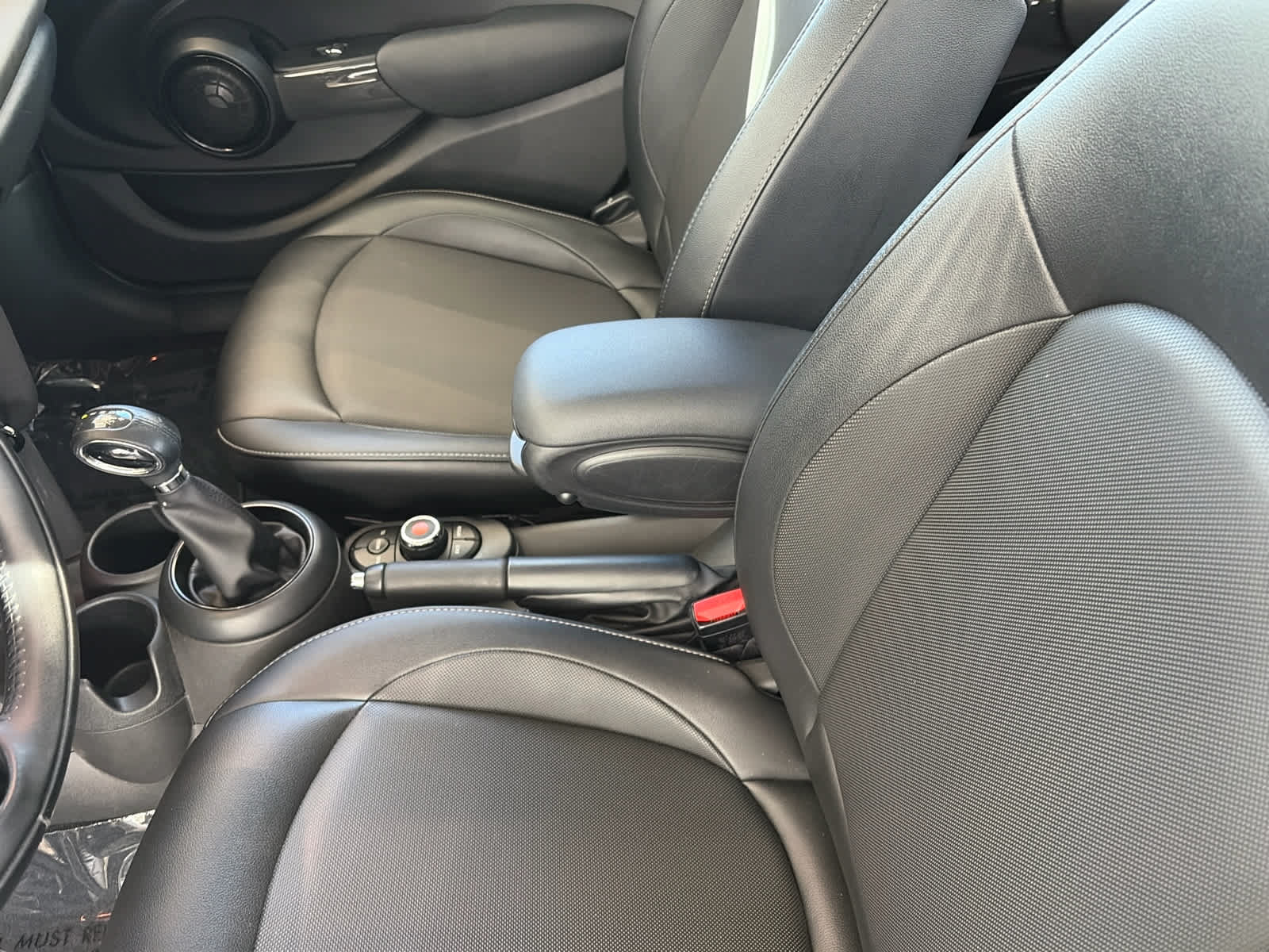 Used 2017 MINI Cooper 4-Door Hardtop FWD image 7
