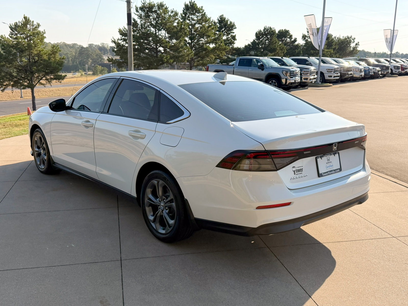 Certified 2023 Honda Accord EX image 4