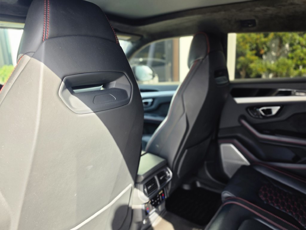 Used 2022 Lamborghini Urus AWD/4WD image 12