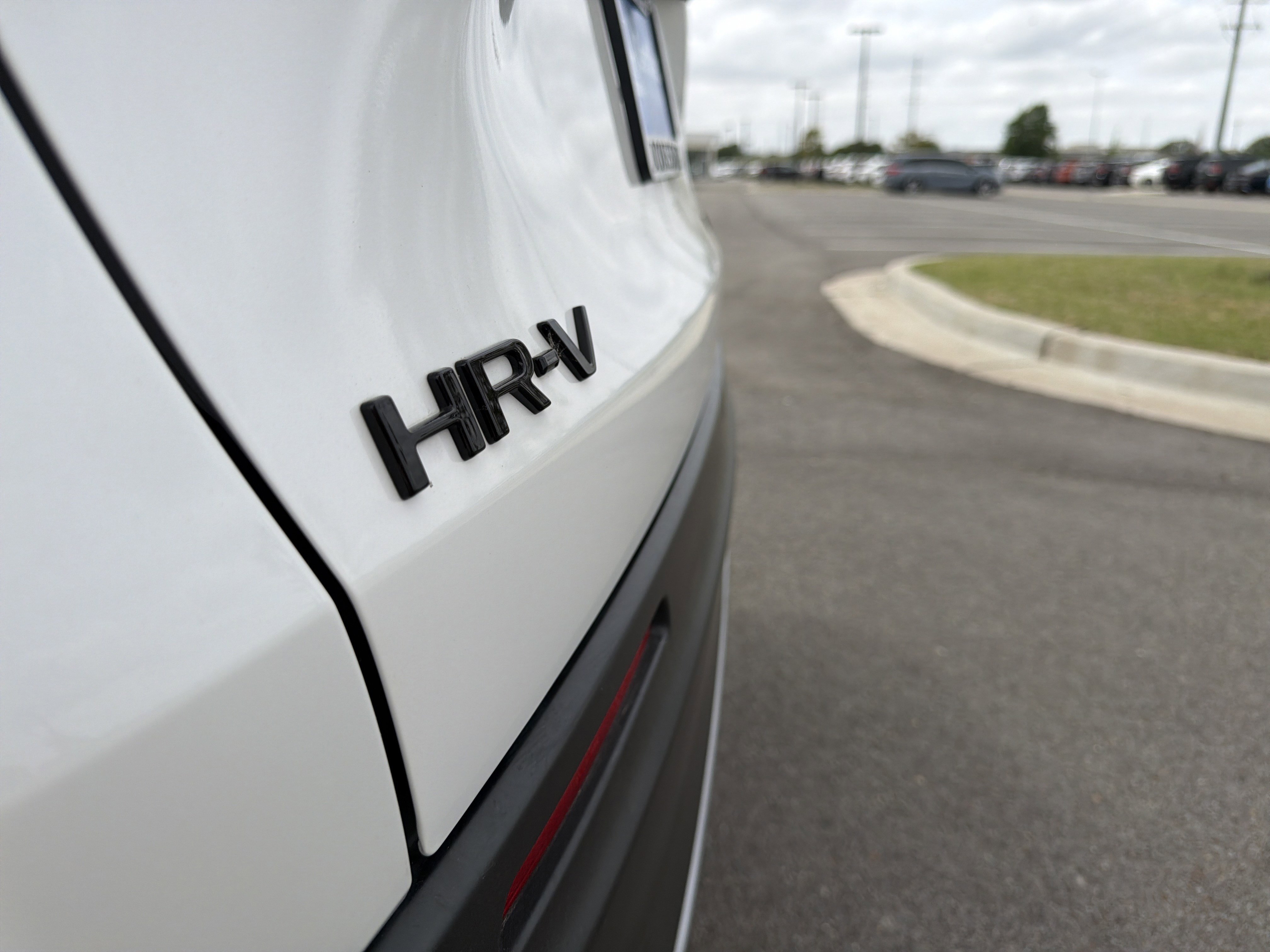 Certified 2025 Honda HR-V Sport image 39