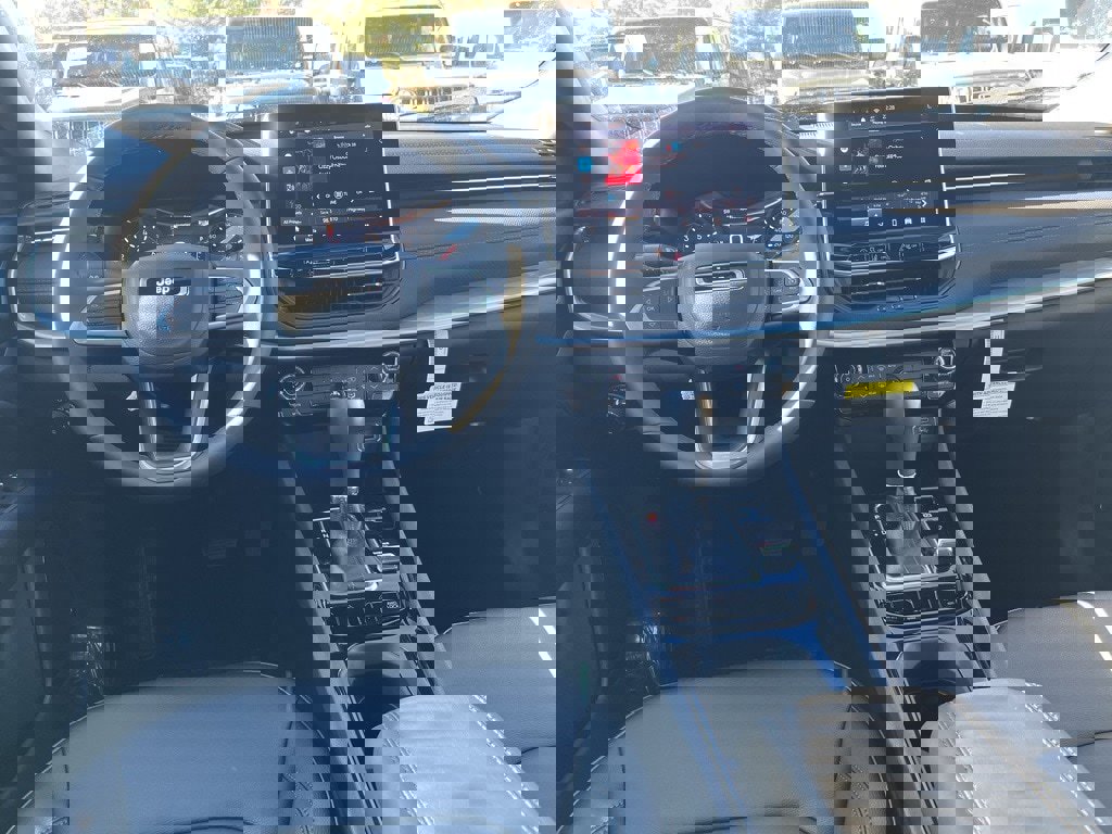 New 2026 Jeep Compass Limited image 17