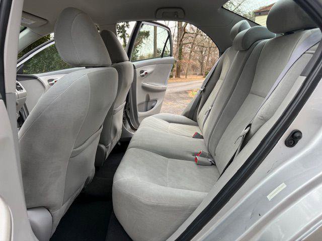 Used 2010 Toyota Corolla image 34