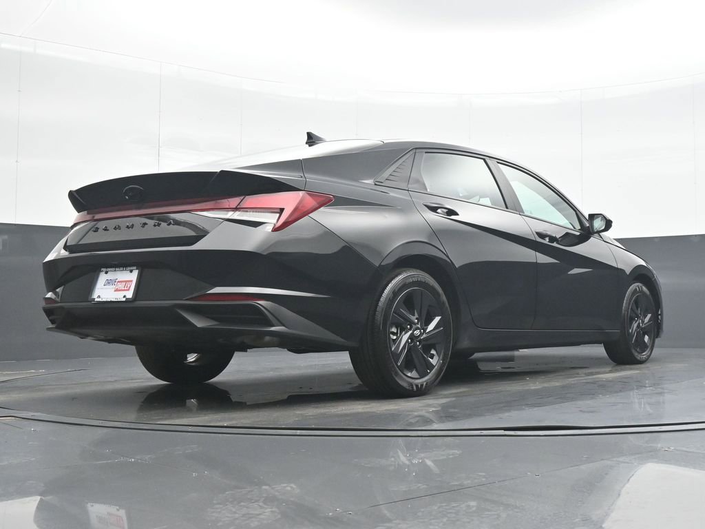 Used 2023 Hyundai Elantra SEL w/ Cargo Package image 30