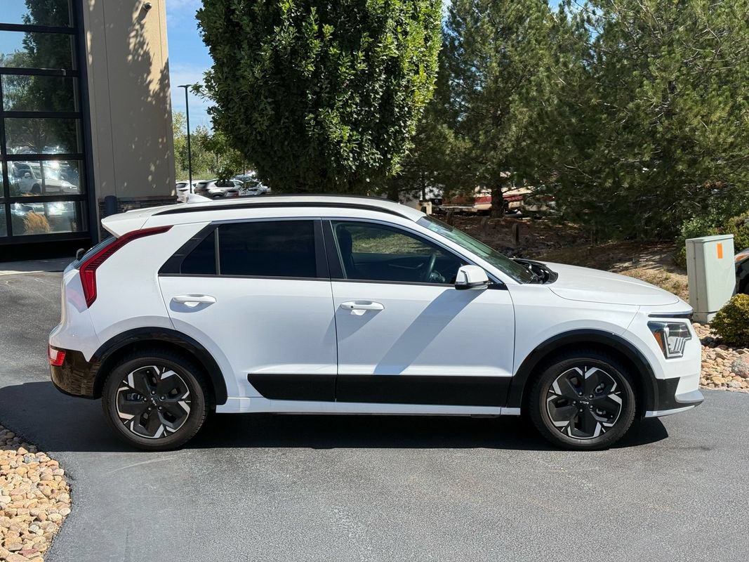 Used 2023 Kia Niro Wind w/ Wind Preserve Package FWD image 11