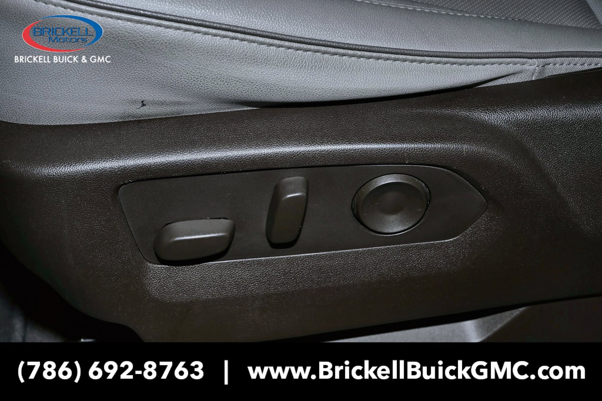 Used 2023 GMC Yukon XL SLT AWD/4WD image 27