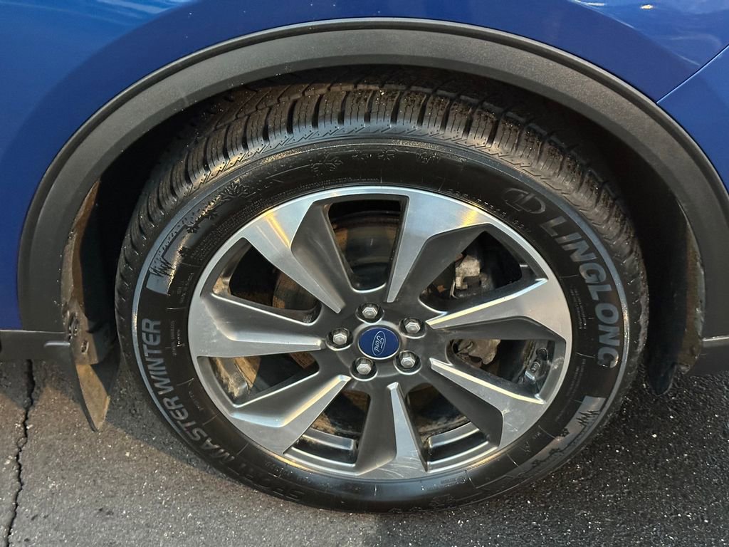 Used 2023 Ford Escape Platinum w/ Class II Trailer Tow Package AWD/4WD image 10