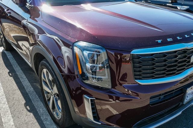Certified 2022 Kia Telluride EX w/ EX Premium Package AWD/4WD image 3