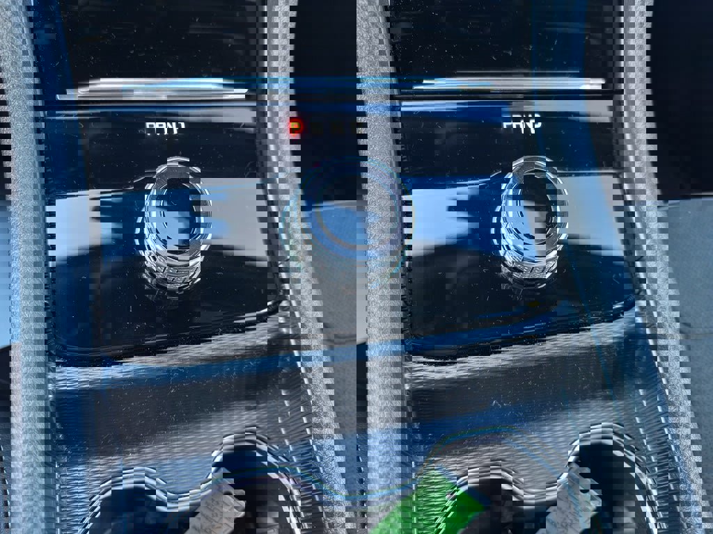 New 2025 Jeep Grand Cherokee Altitude image 18