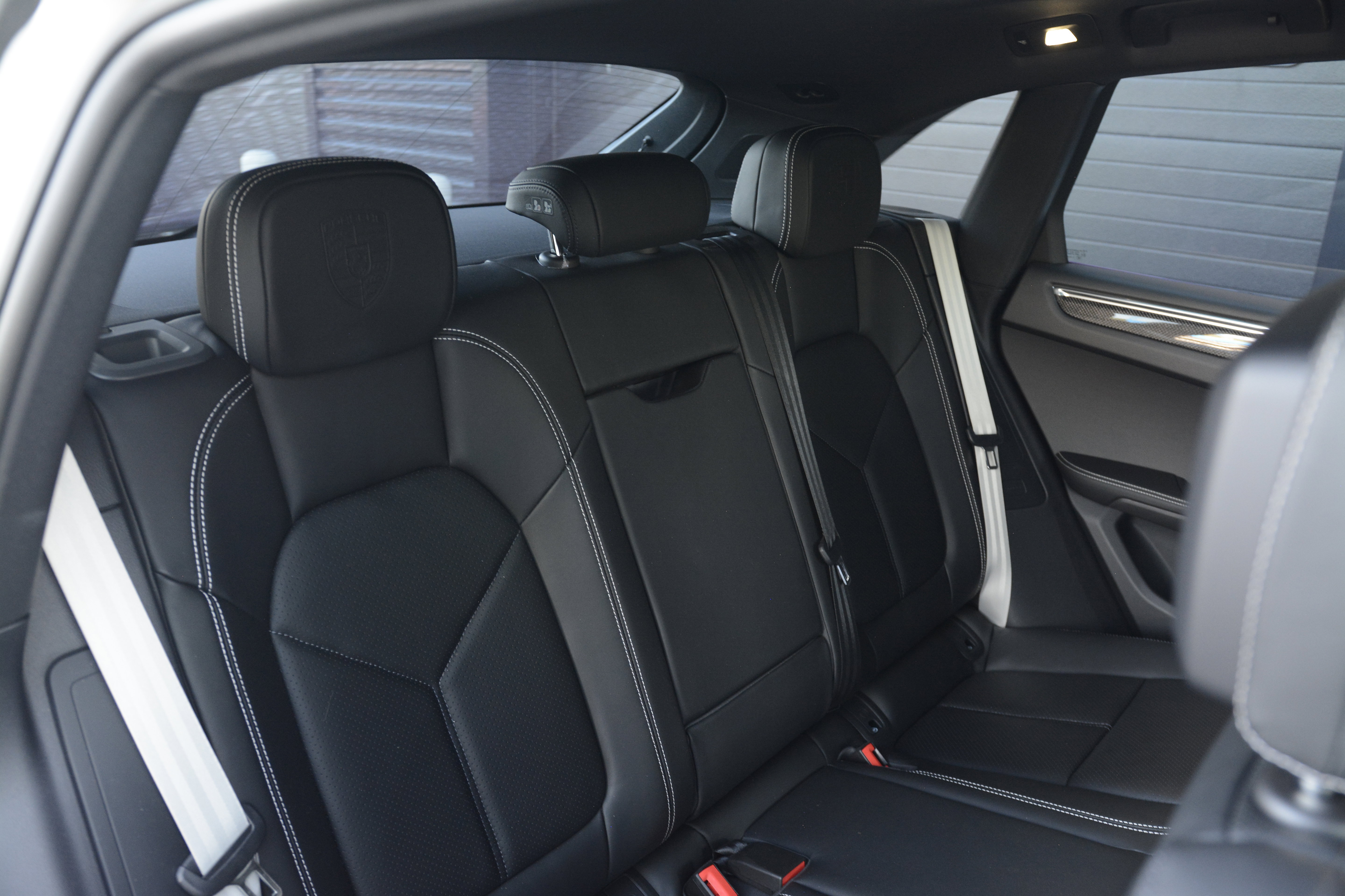 Certified 2026 Porsche Macan Turbo AWD/4WD image 35