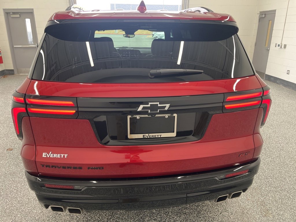 Used 2024 Chevrolet Traverse RS w/ LPO, Floor Liner Package image 4