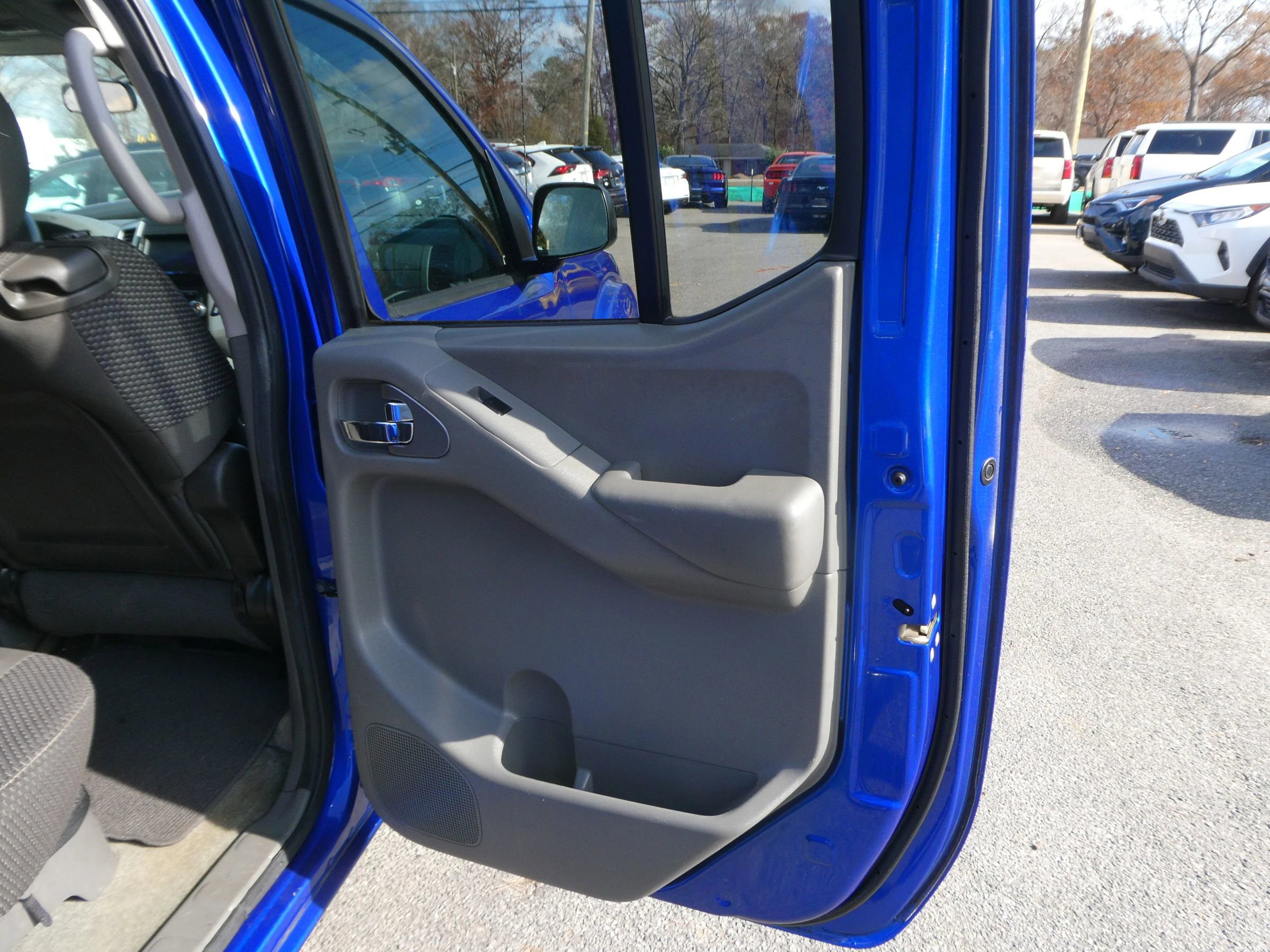 Used 2014 Nissan Frontier Desert Runner image 22