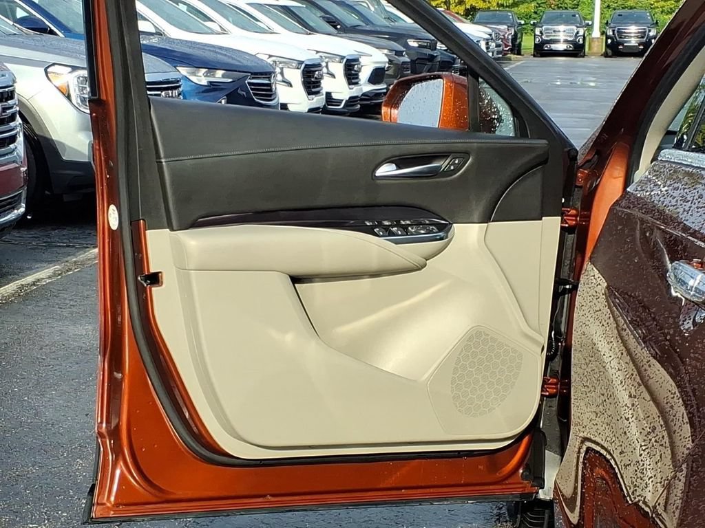 Certified 2019 Cadillac XT4 Luxury w/ Cold Weather Package FWD image 12