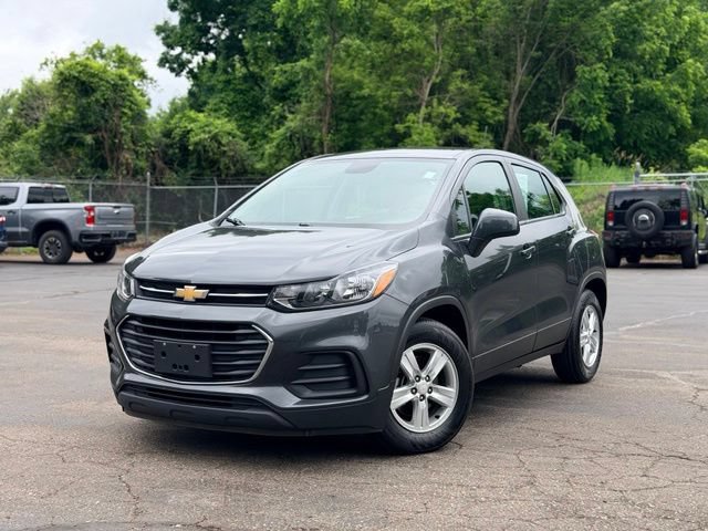 Used 2019 Chevrolet Trax LS w/ LPO, Cargo Package FWD image 2