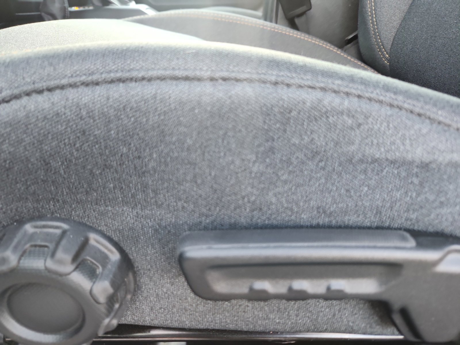 Used 2025 Jeep Wrangler Willys image 15