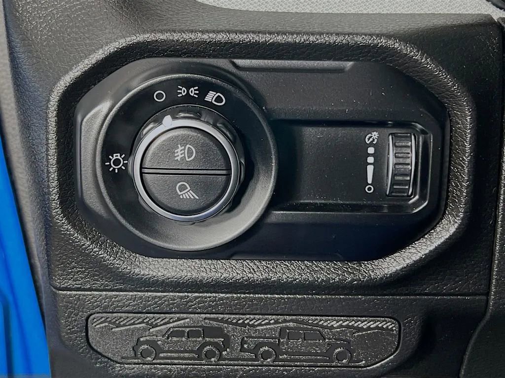 Used 2024 Jeep Gladiator Sport AWD/4WD image 11