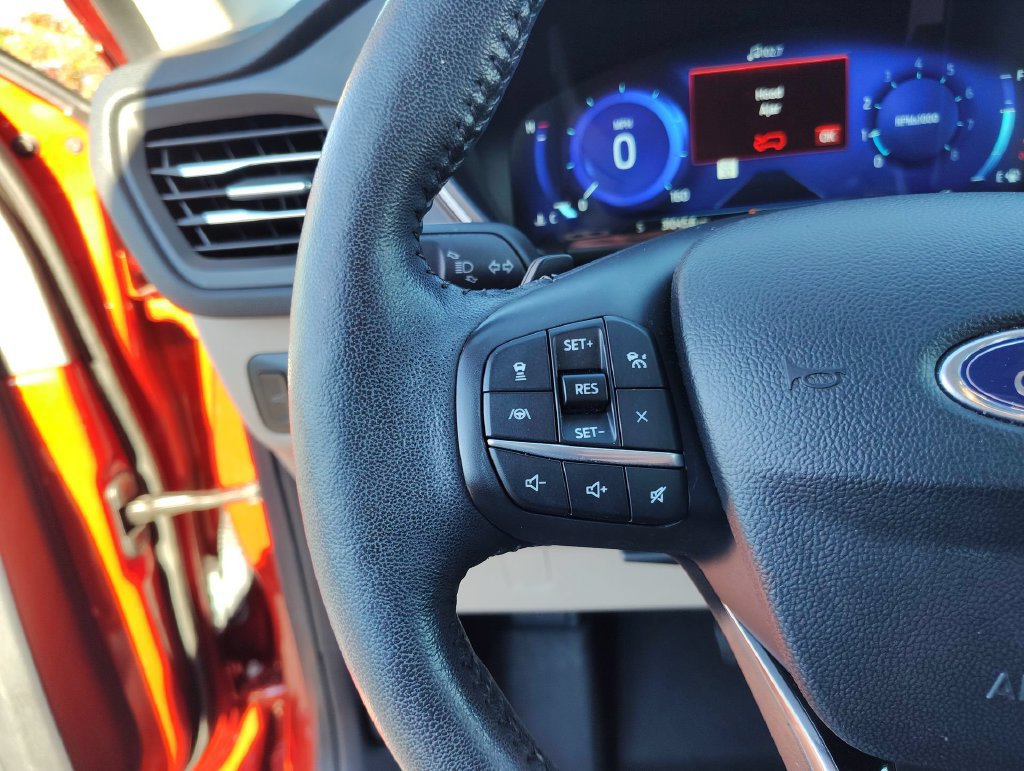 Used 2020 Ford Escape Titanium AWD/4WD image 17