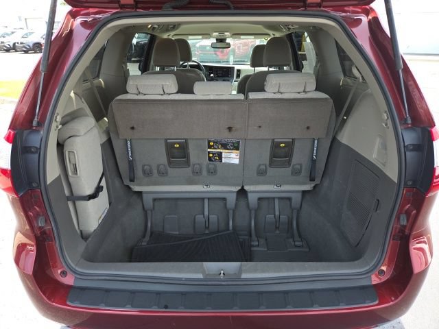 Used 2019 Toyota Sienna LE w/ LE Preferred Package FWD image 26
