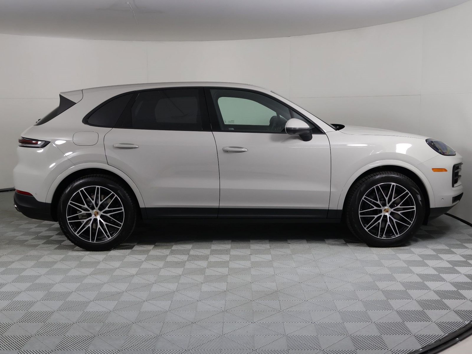New 2026 Porsche Cayenne AWD/4WD image 8