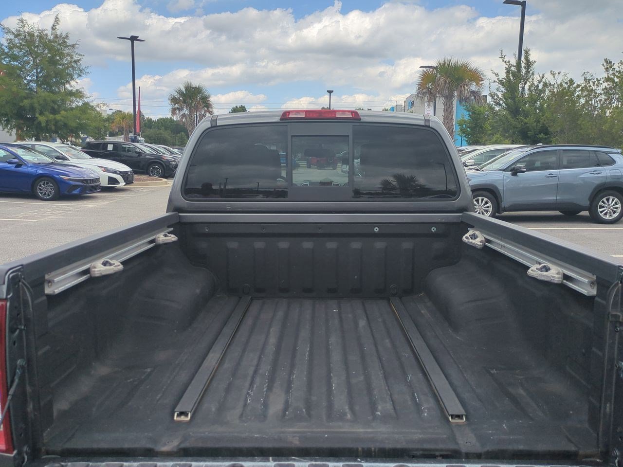 Certified 2021 Nissan Frontier SV w/ Midnight Edition Floor Mats AWD/4WD image 32