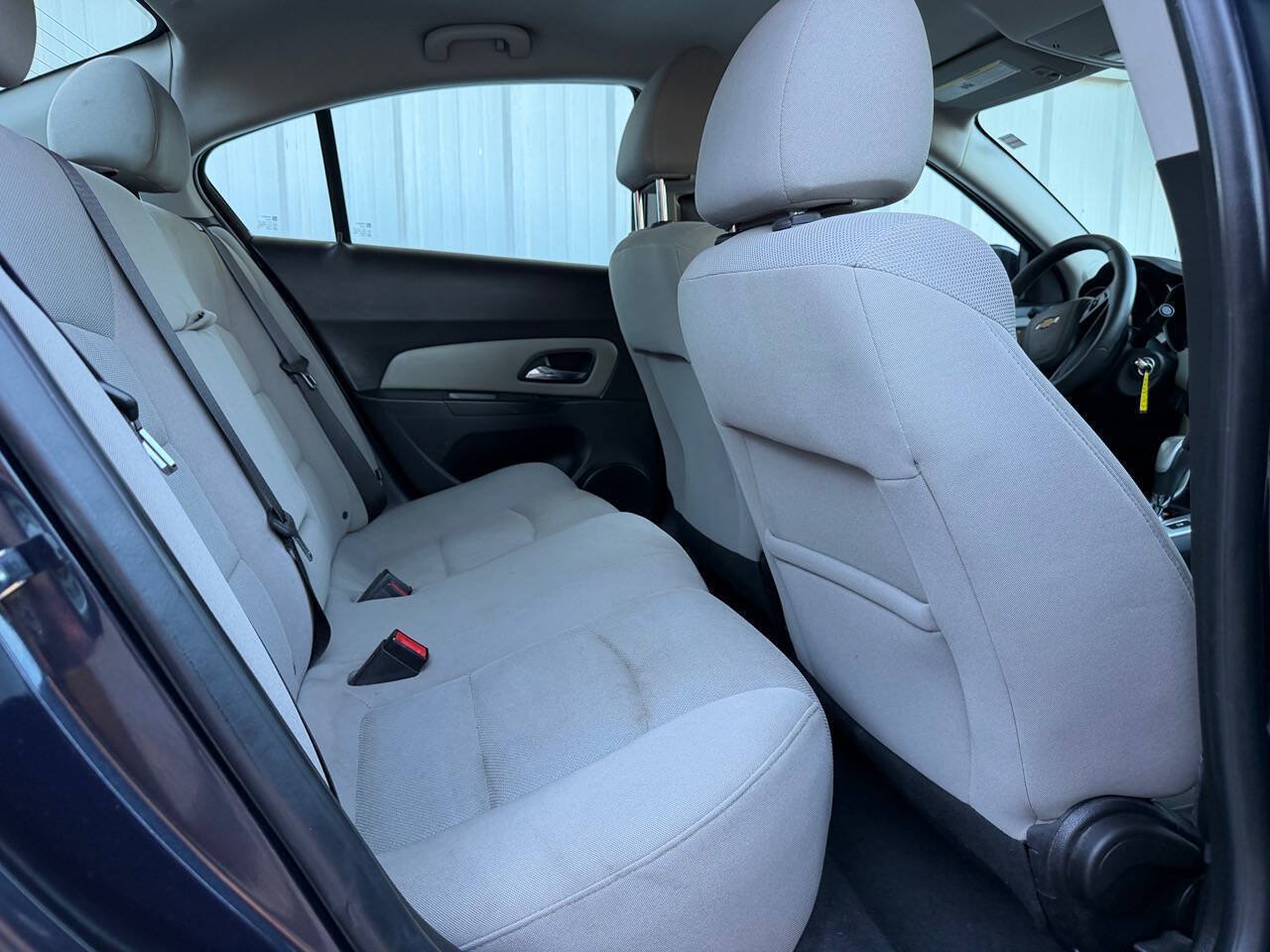 Used 2015 Chevrolet Cruze LT w/ Technology Package FWD image 16