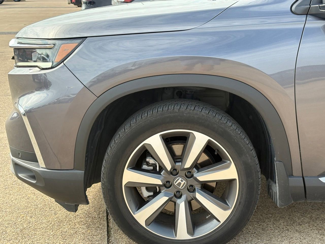 Used 2025 Honda Pilot Elite image 11