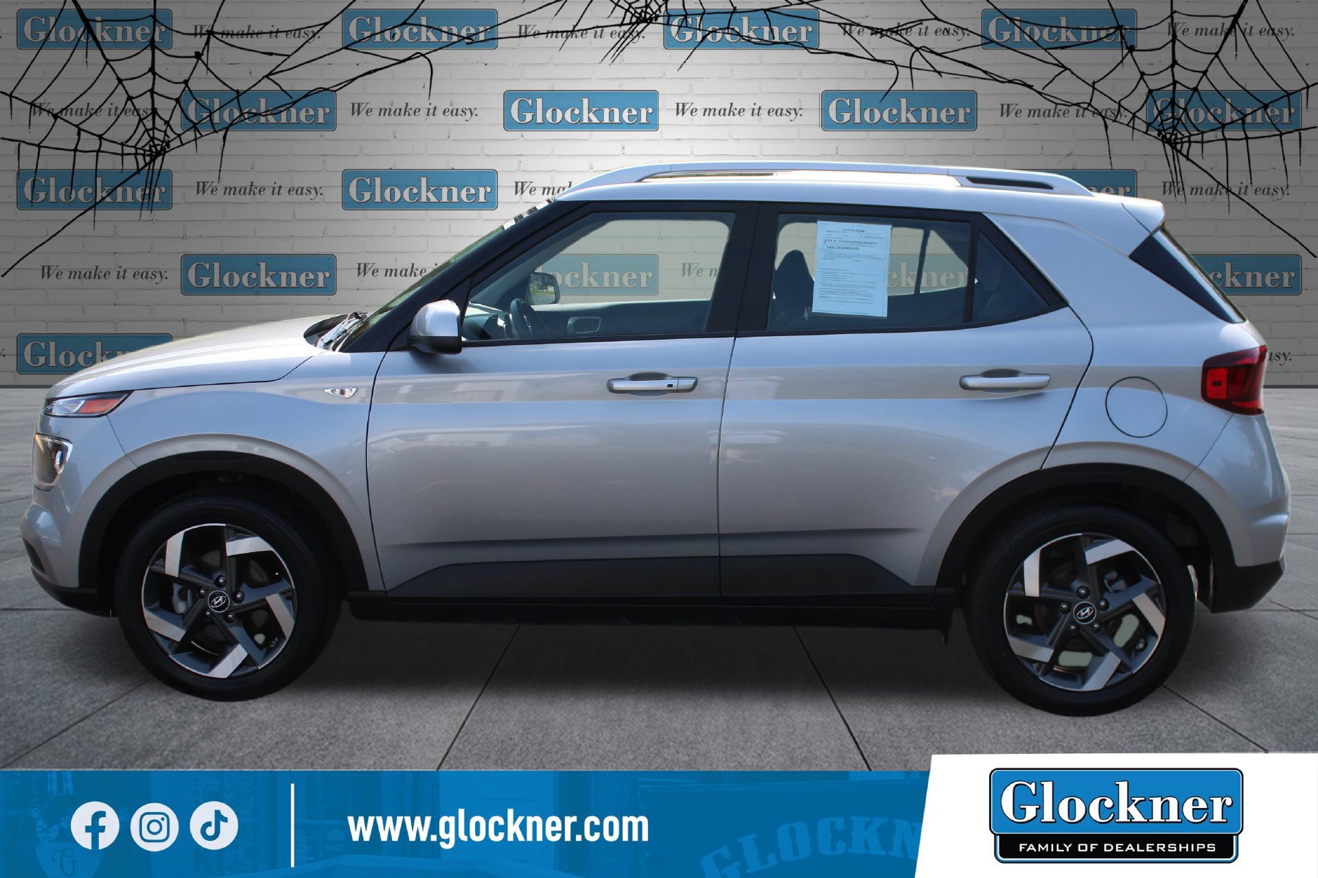 Used 2025 Hyundai Venue SEL FWD image 9