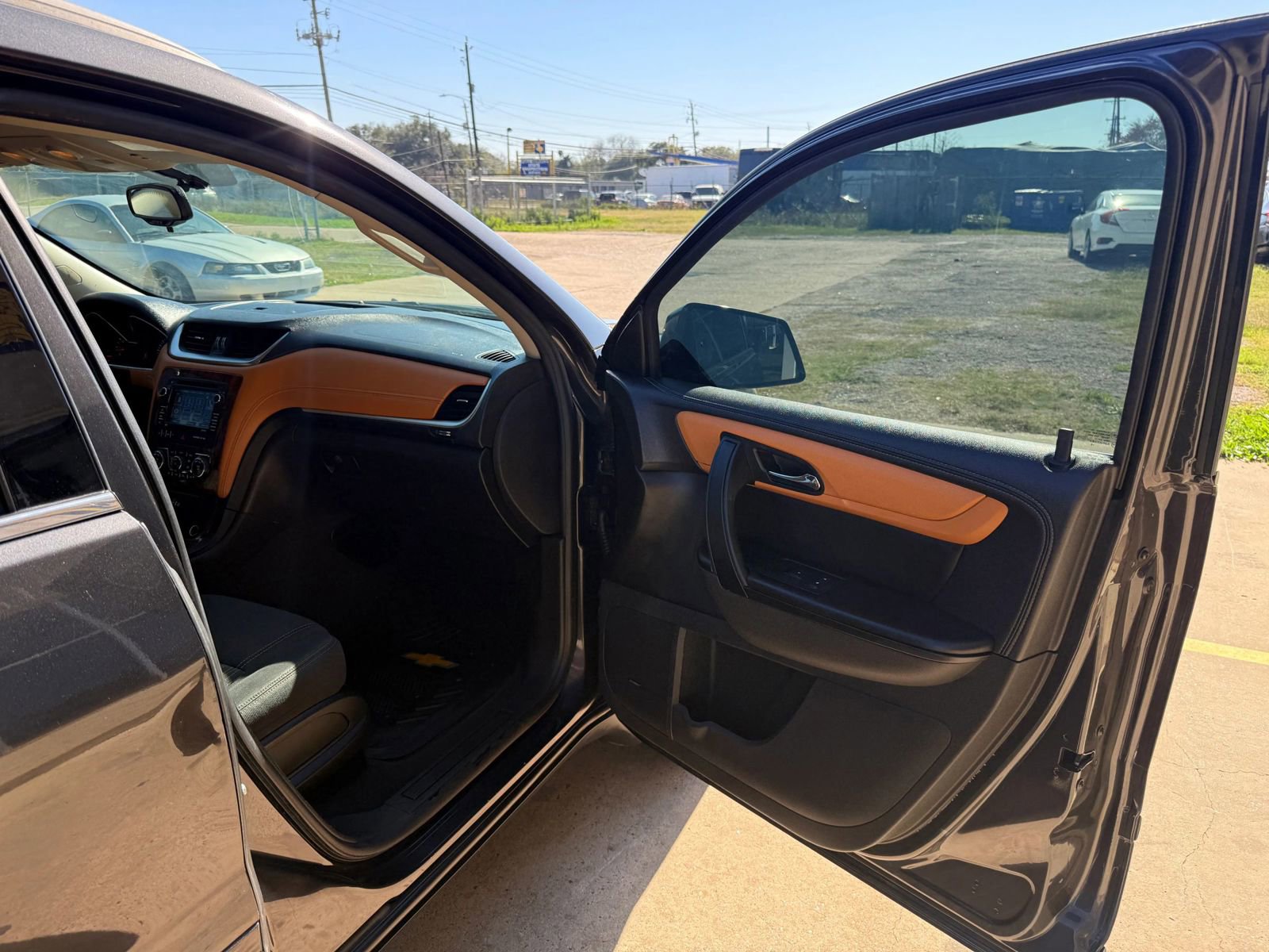 Used 2014 Chevrolet Traverse LT image 38