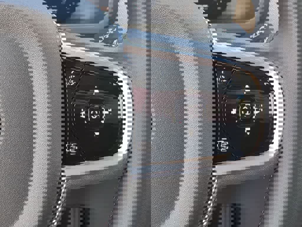 Used 2026 Volvo XC90 B6 Plus w/ Protection Package image 23