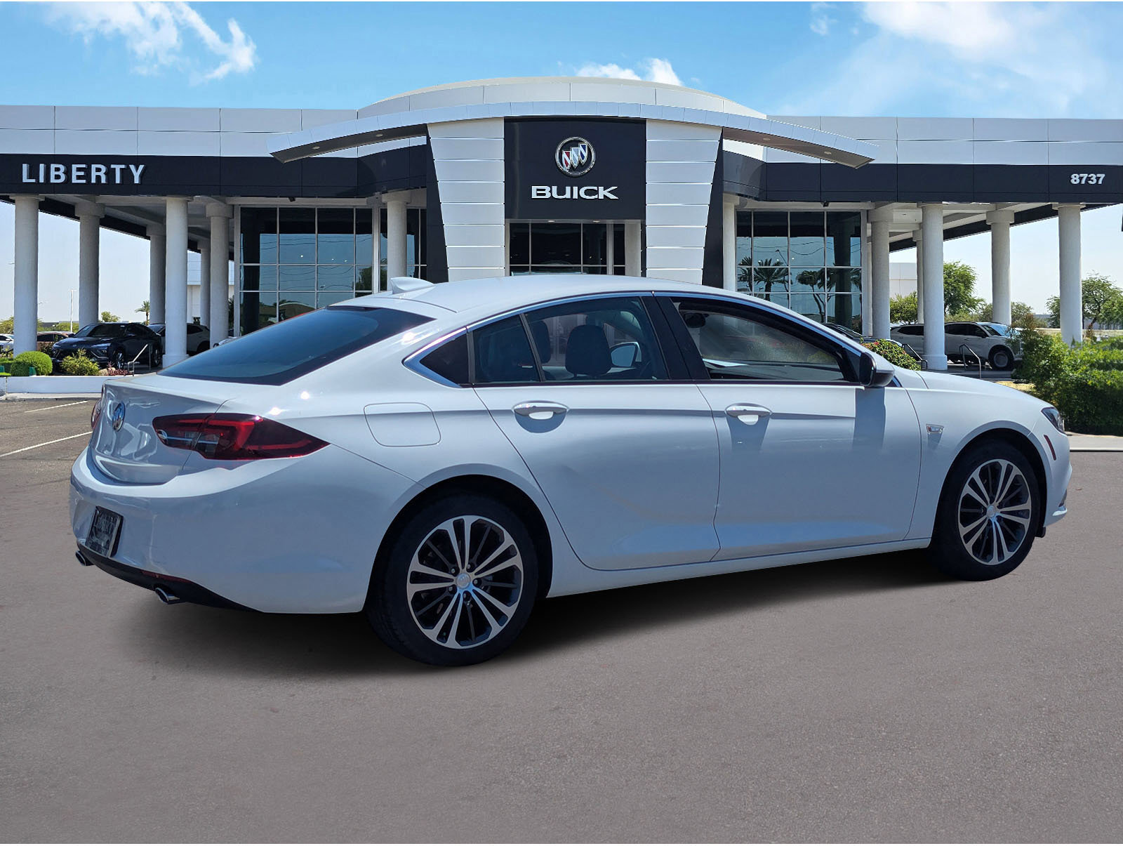 Used 2018 Buick Regal Essence image 3