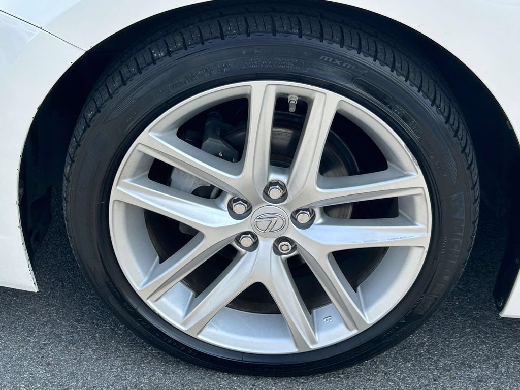 Used 2016 Lexus CT 200h w/ Navigation Package FWD image 12