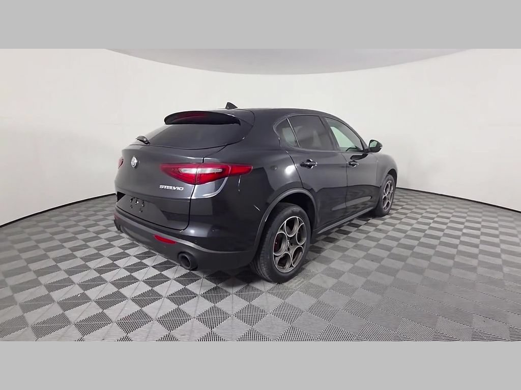 Used 2023 Alfa Romeo Stelvio Sprint RWD image 40