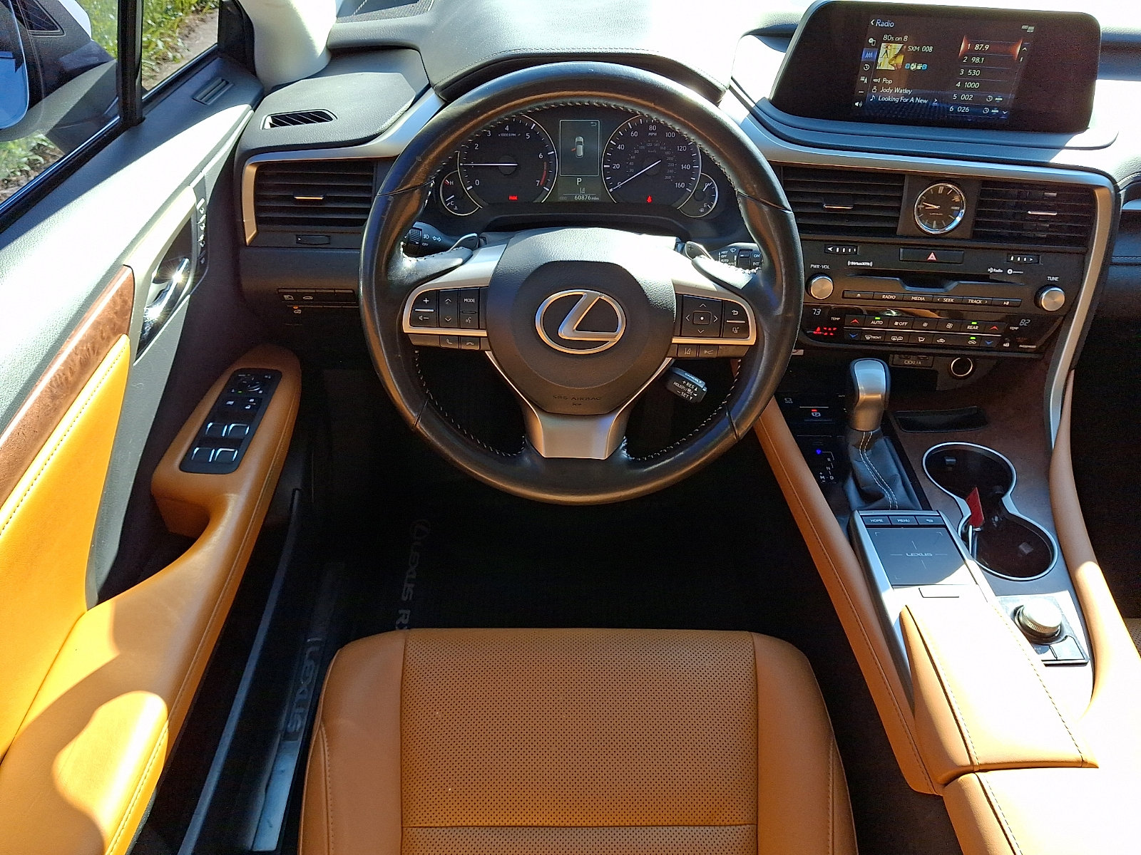 Certified 2022 Lexus RX 350L Premium w/ Premium Package AWD/4WD image 12