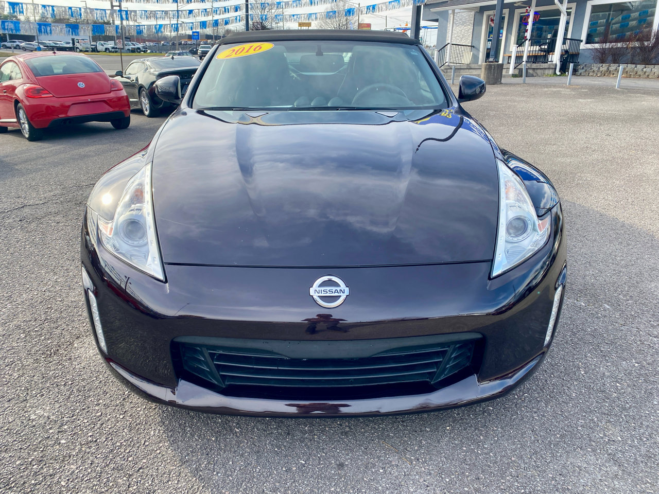 Used 2016 Nissan 370Z Touring image 2